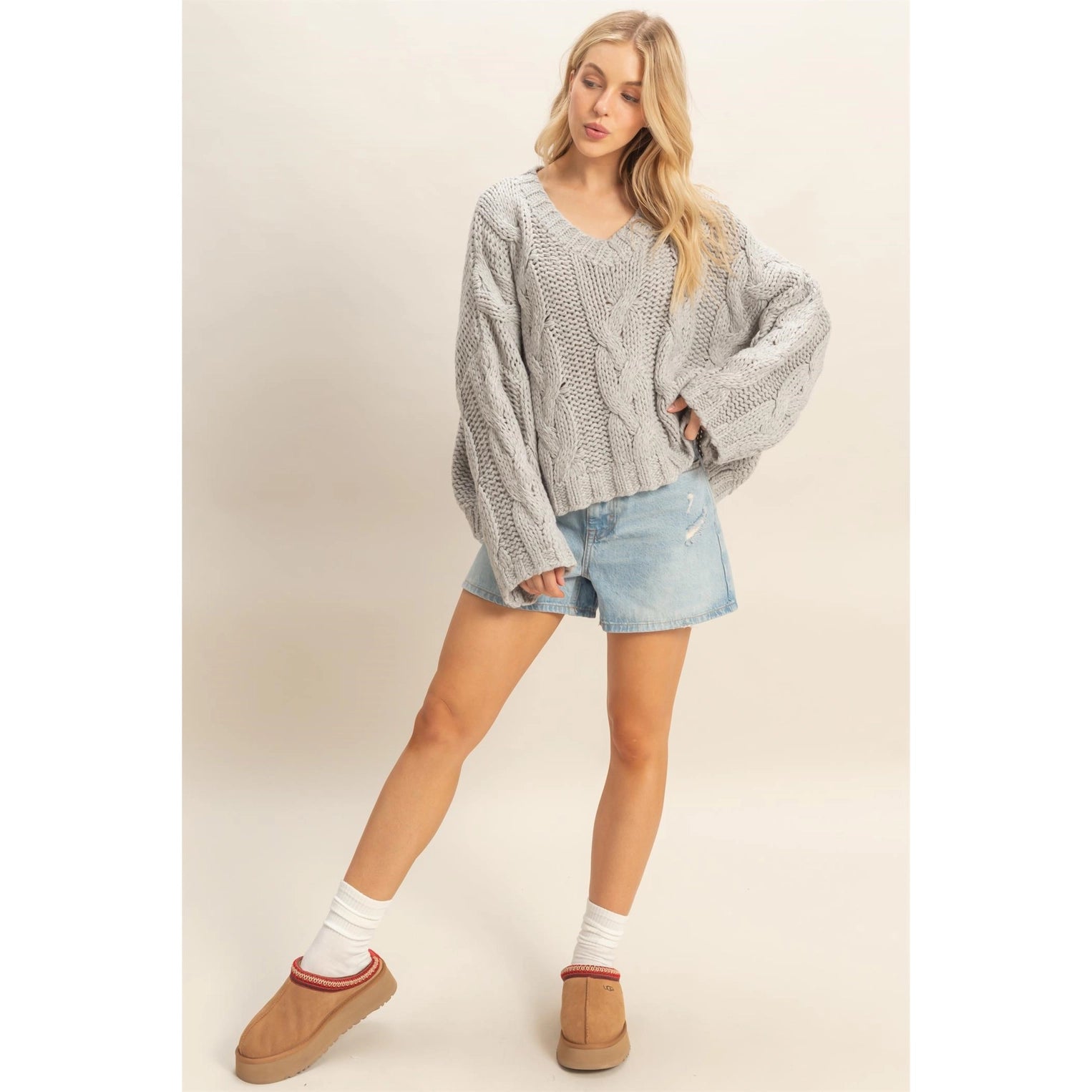 CHUNKY CABLE KNIT SWEATER