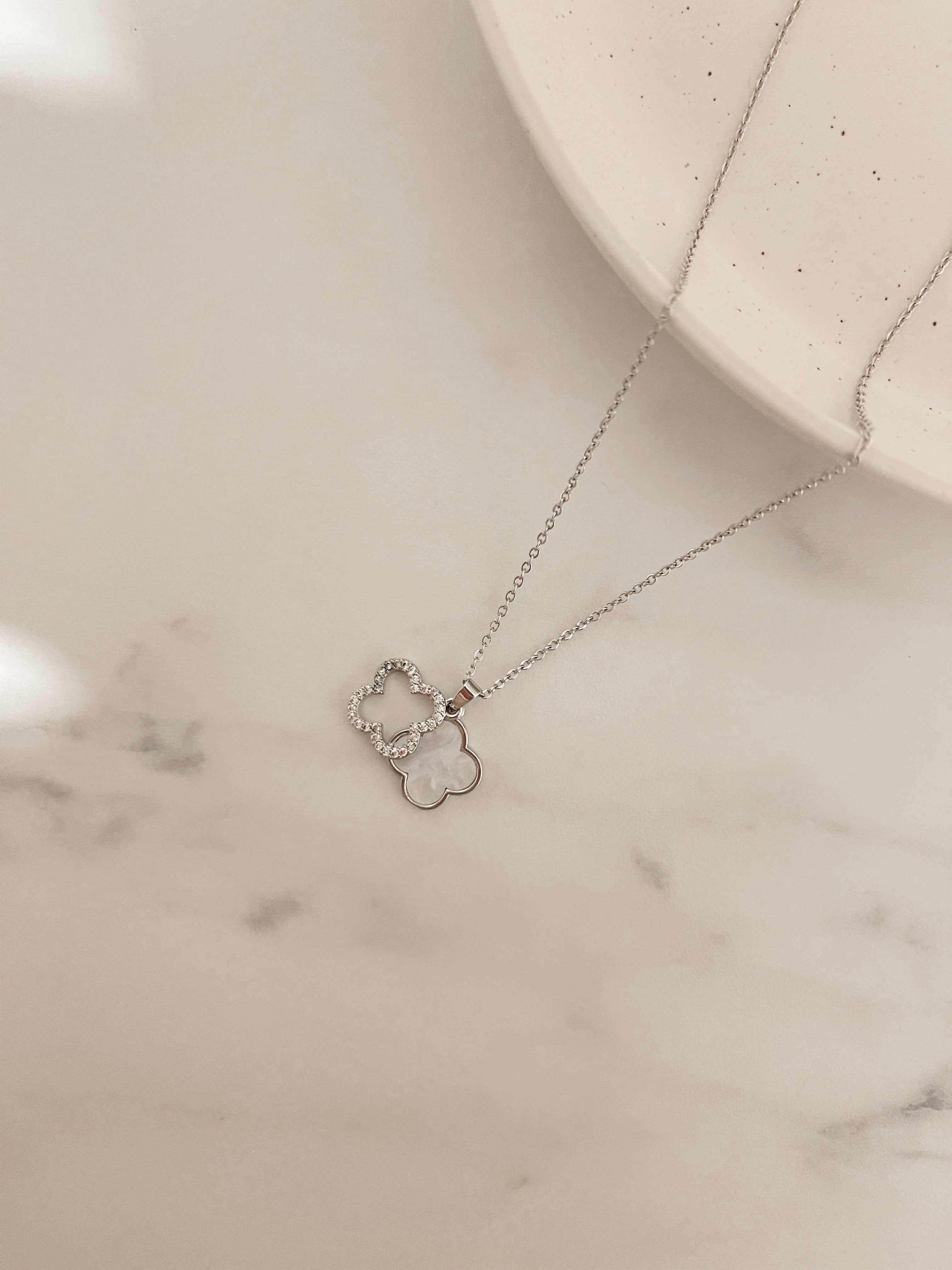 DOUBLE CLOVER PENDANT NECKLACE