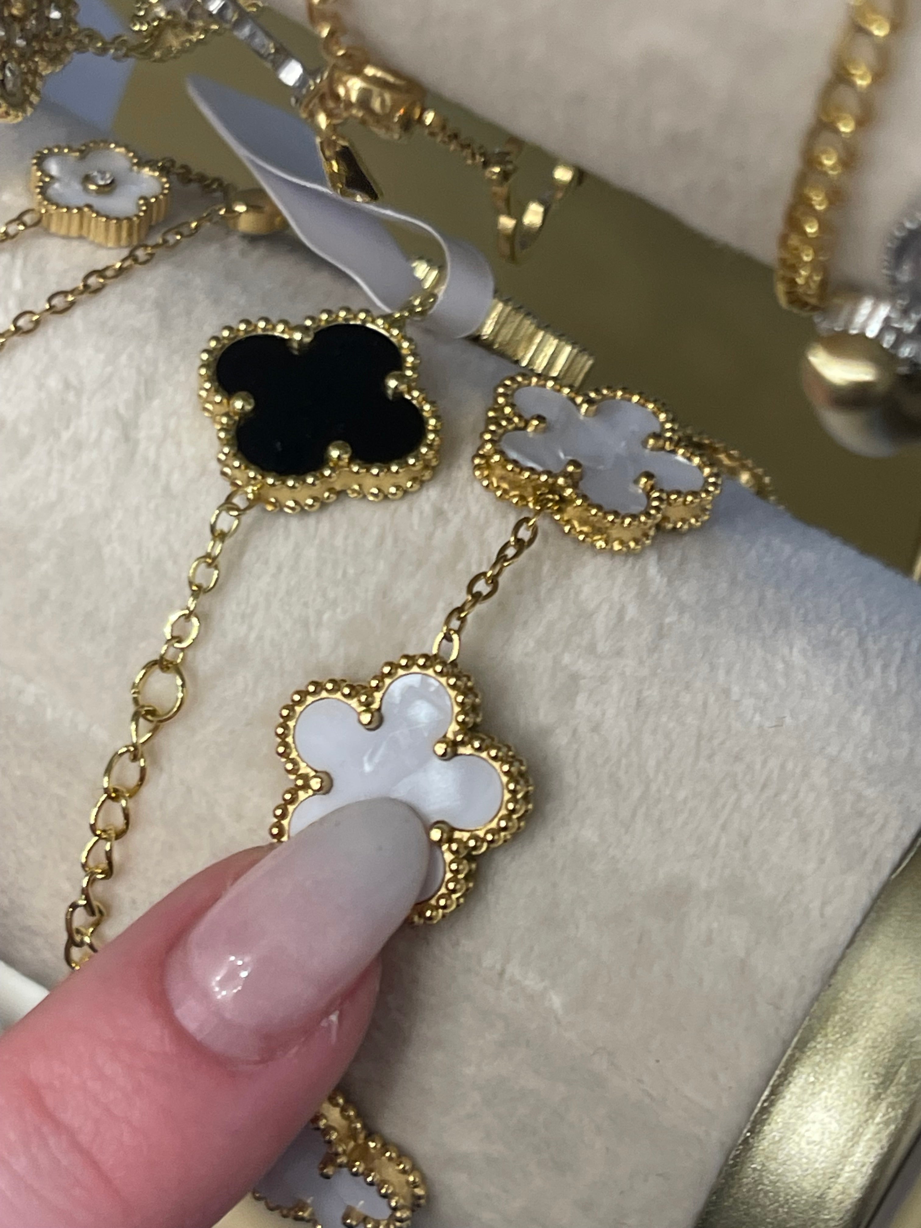 WHITE CLOVER NECKLACE