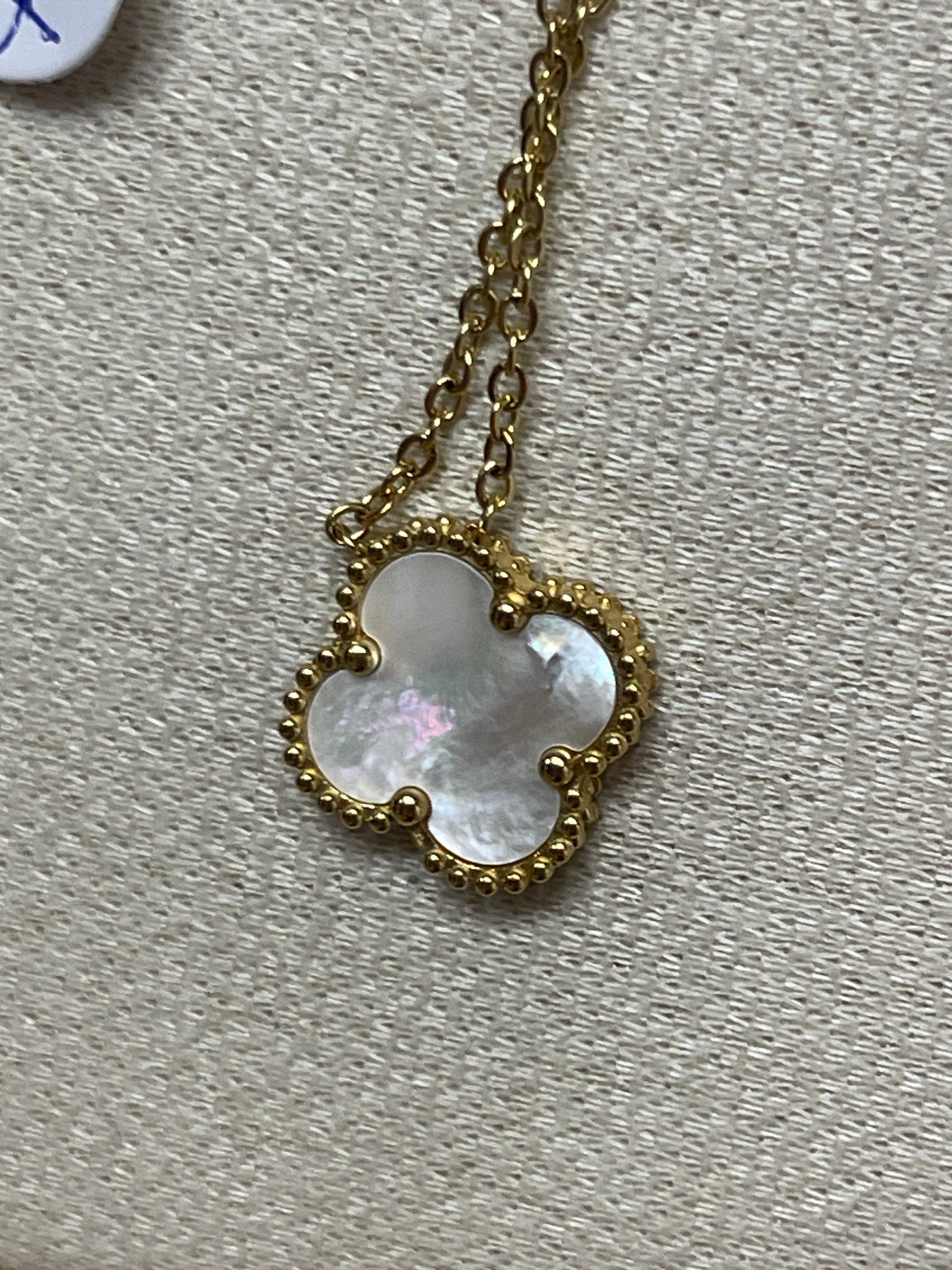 PEARL CLOVER NECKLACE