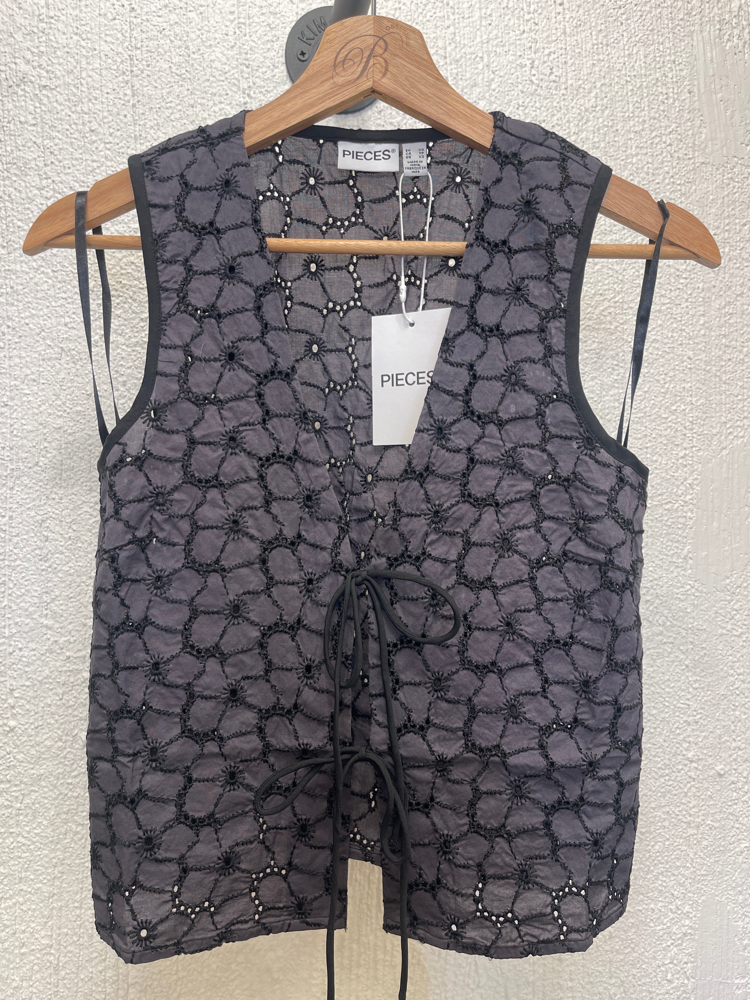 PIECES GUSTAVA TOP | 100% COTTON