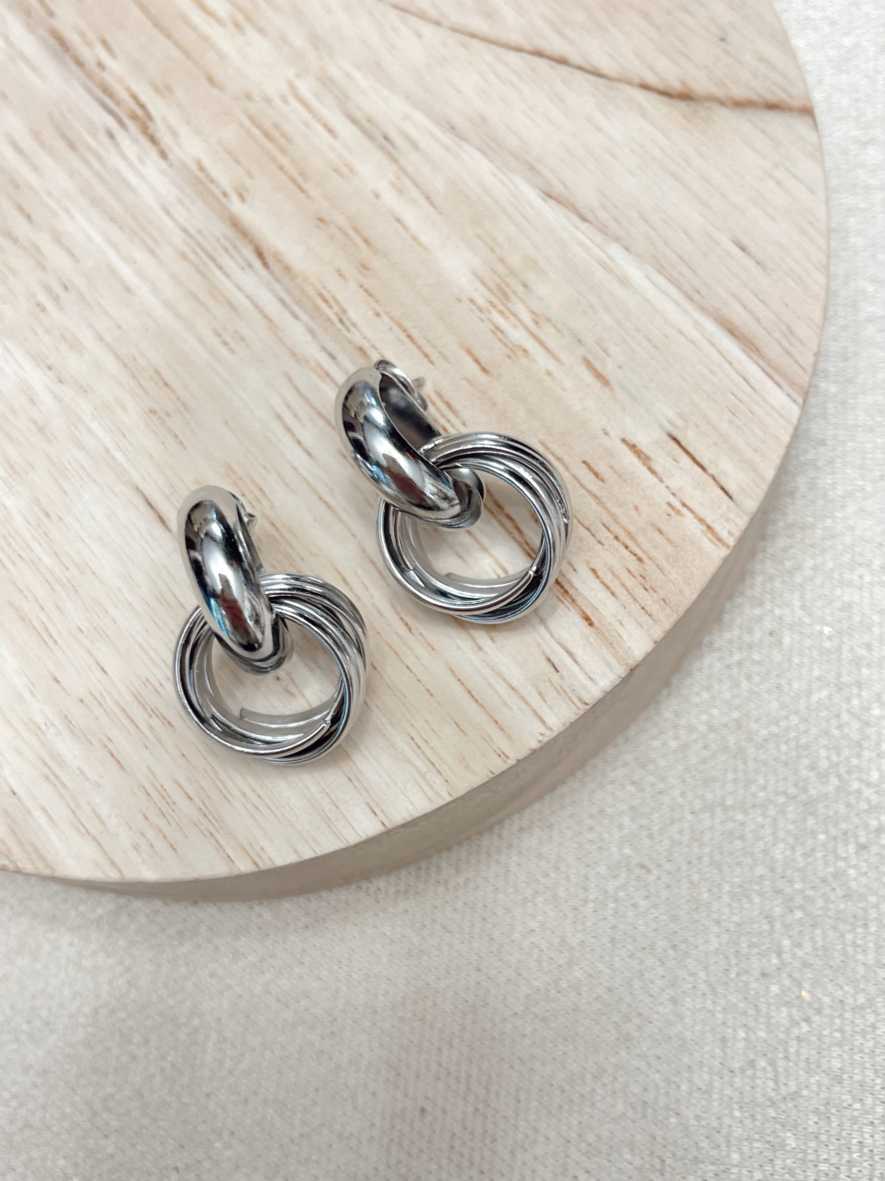 DOUBLE CIRCLE EARRING