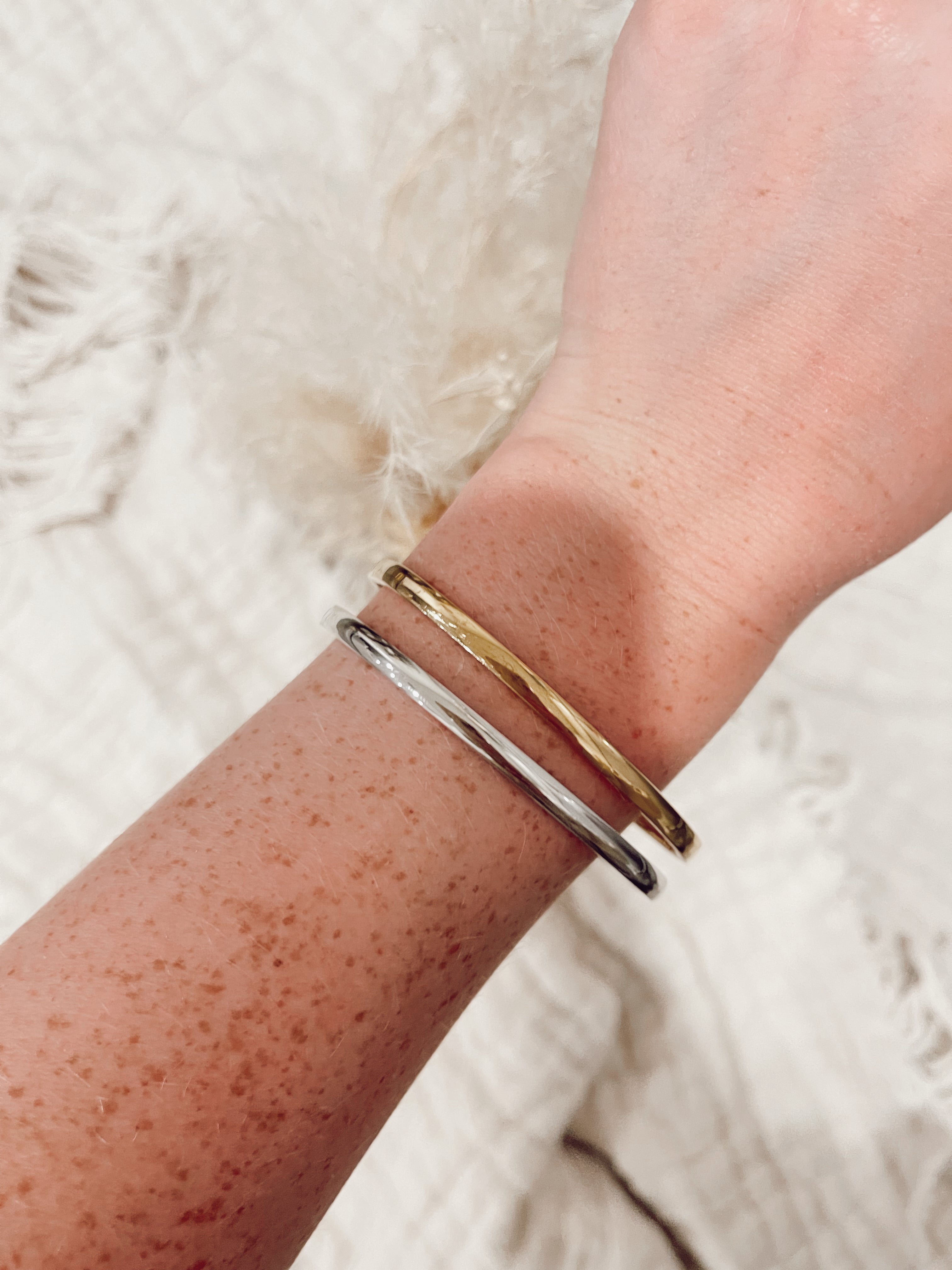 SOLID BANGLE - GOLD