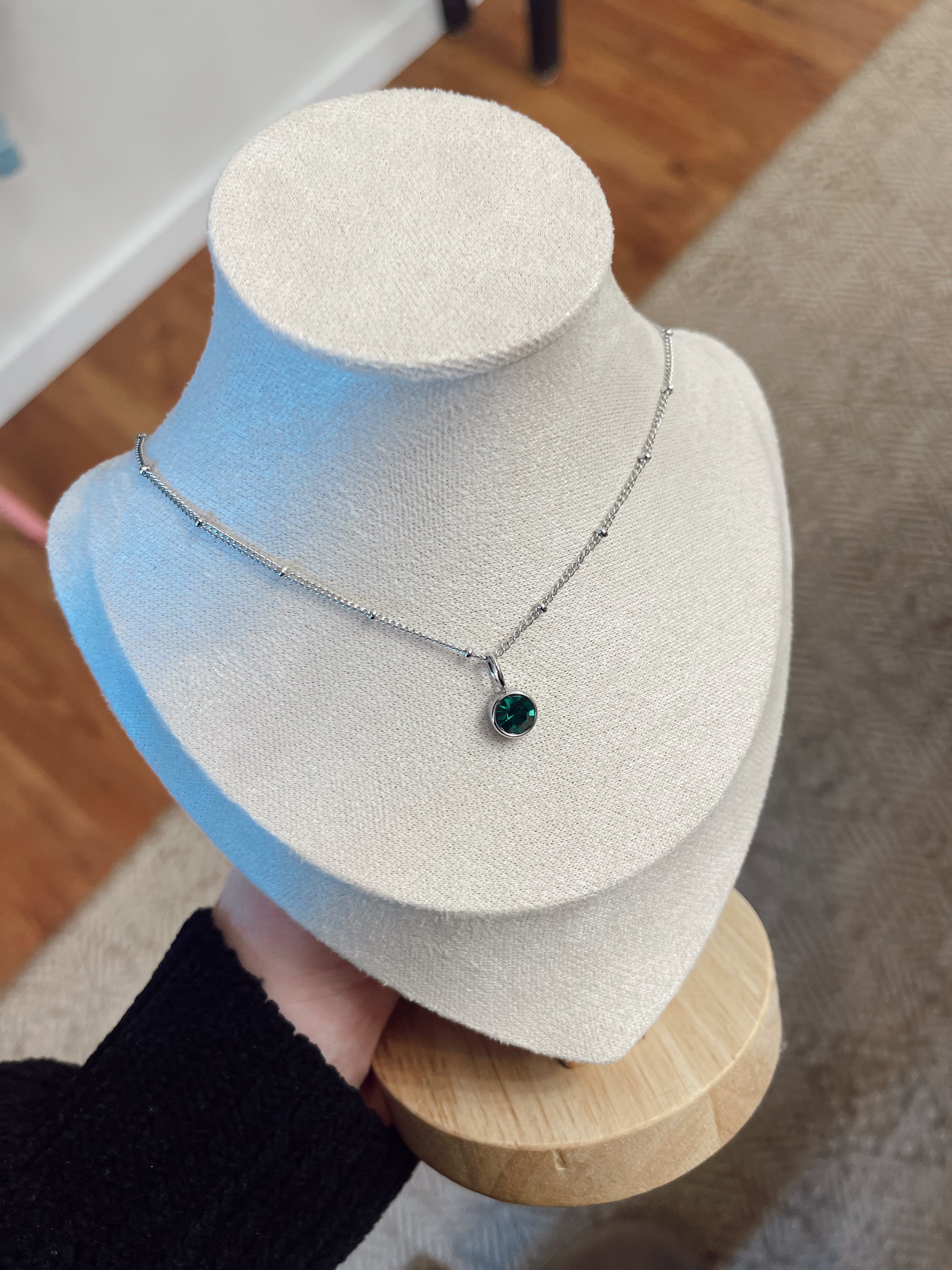 SILVER EMERALD NECKLACE