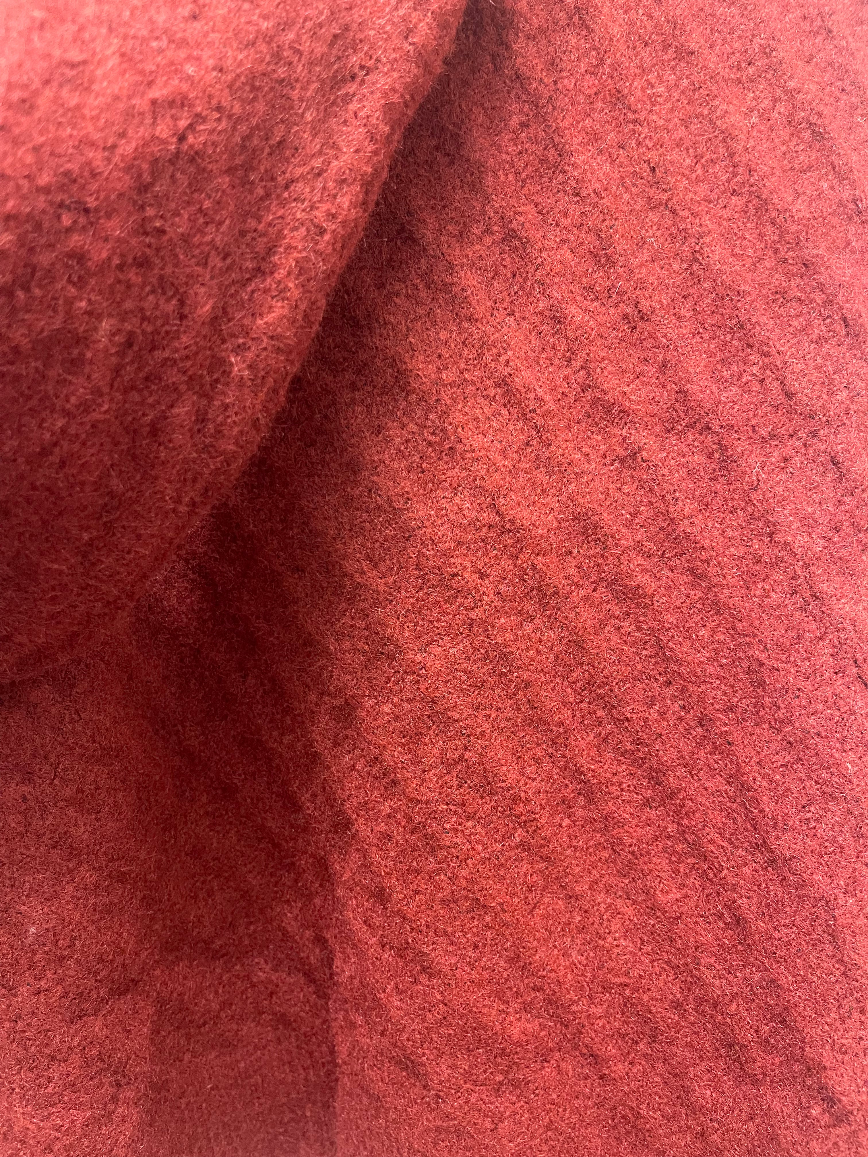 BURGUNDY KNIT CREWNECK