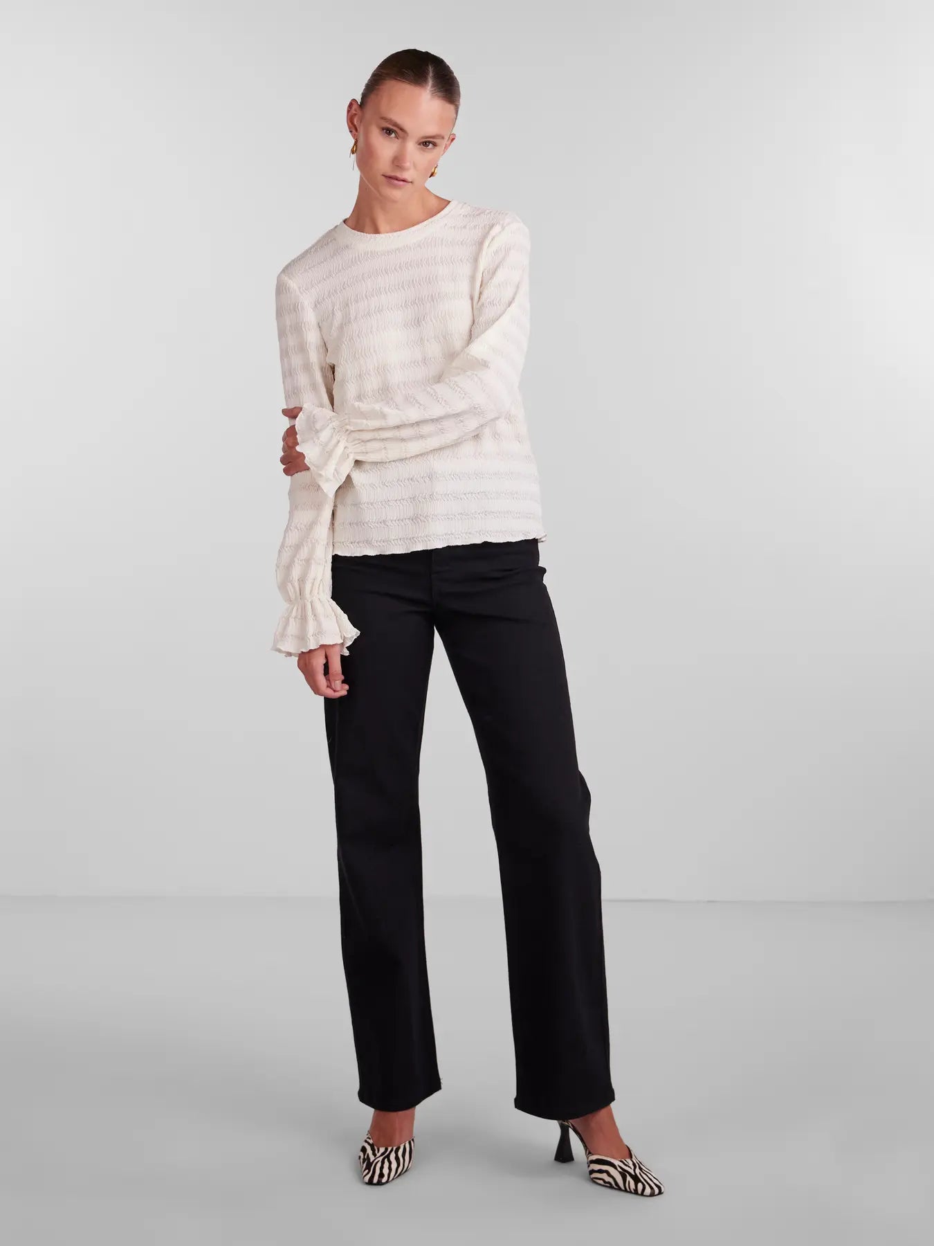 PC DAISY O-NECK TOP