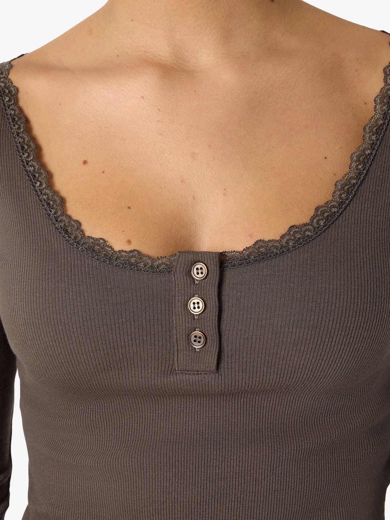 NM MAYA LACE HENLEY TOP | BLACK & BROWN