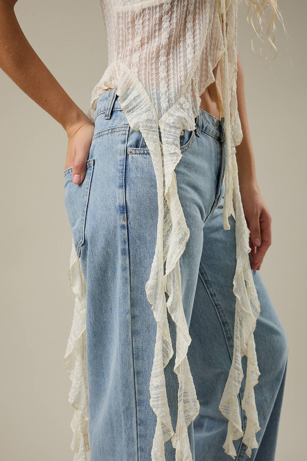 TIE FRONT SLEEVELESS LACE UP
