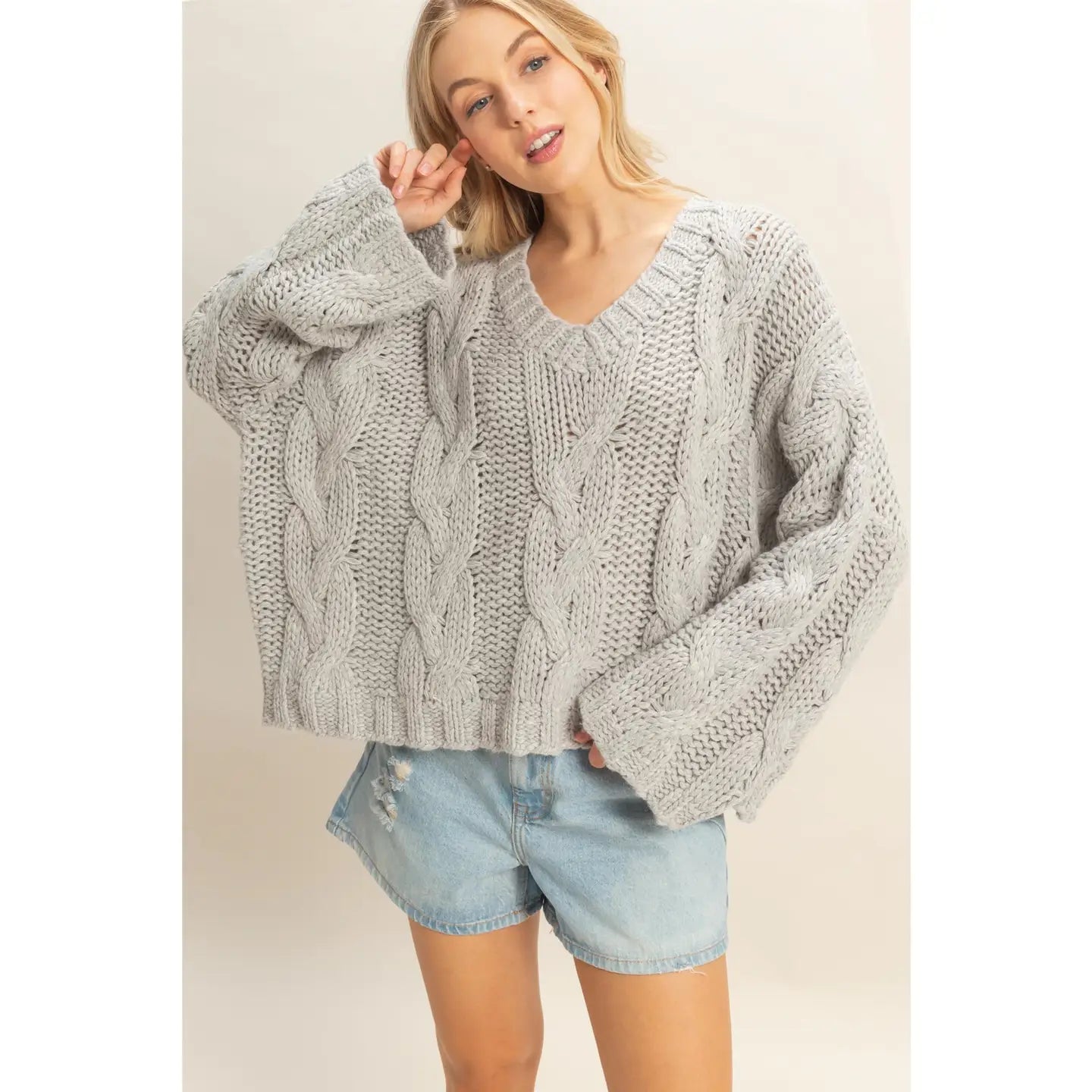 CHUNKY CABLE KNIT SWEATER