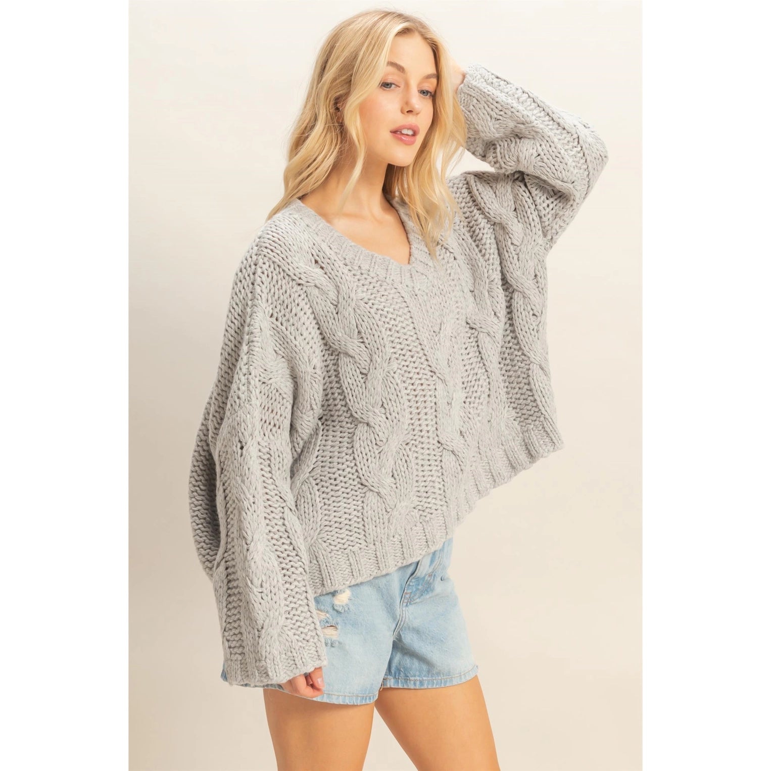 CHUNKY CABLE KNIT SWEATER