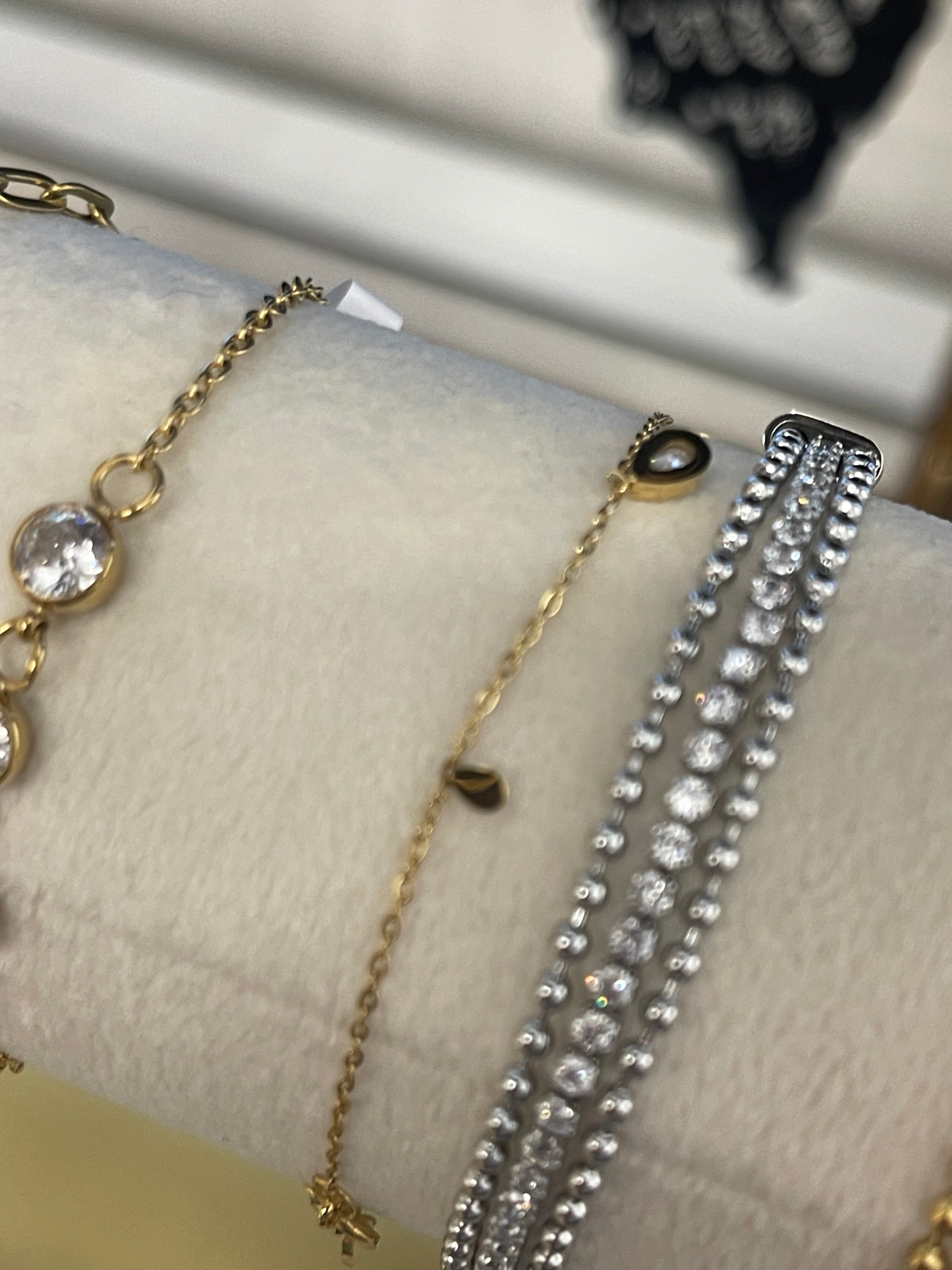 DAINTY BRACELET