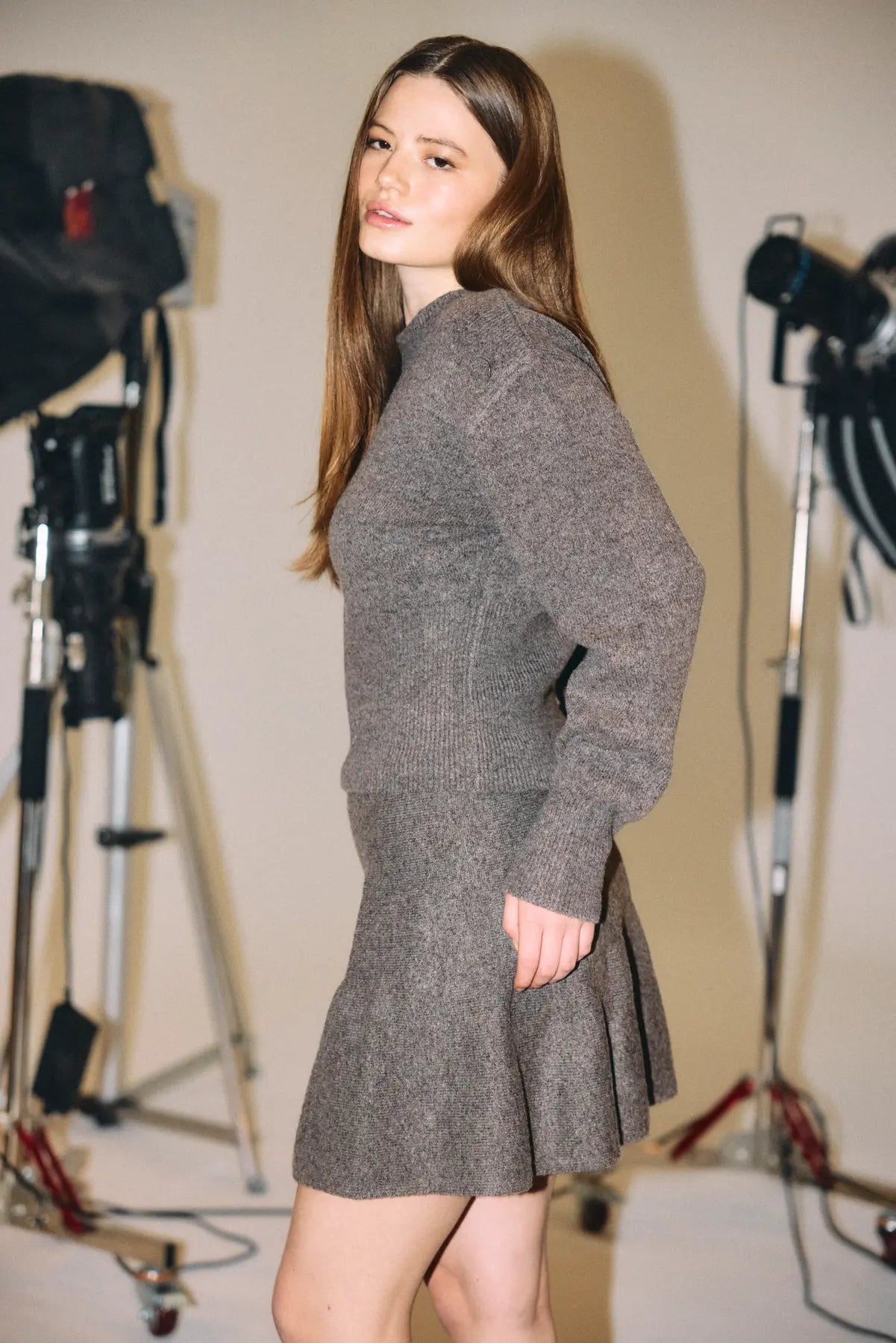 NM SLOAN O-NECK KNIT | BLACK & MOREL