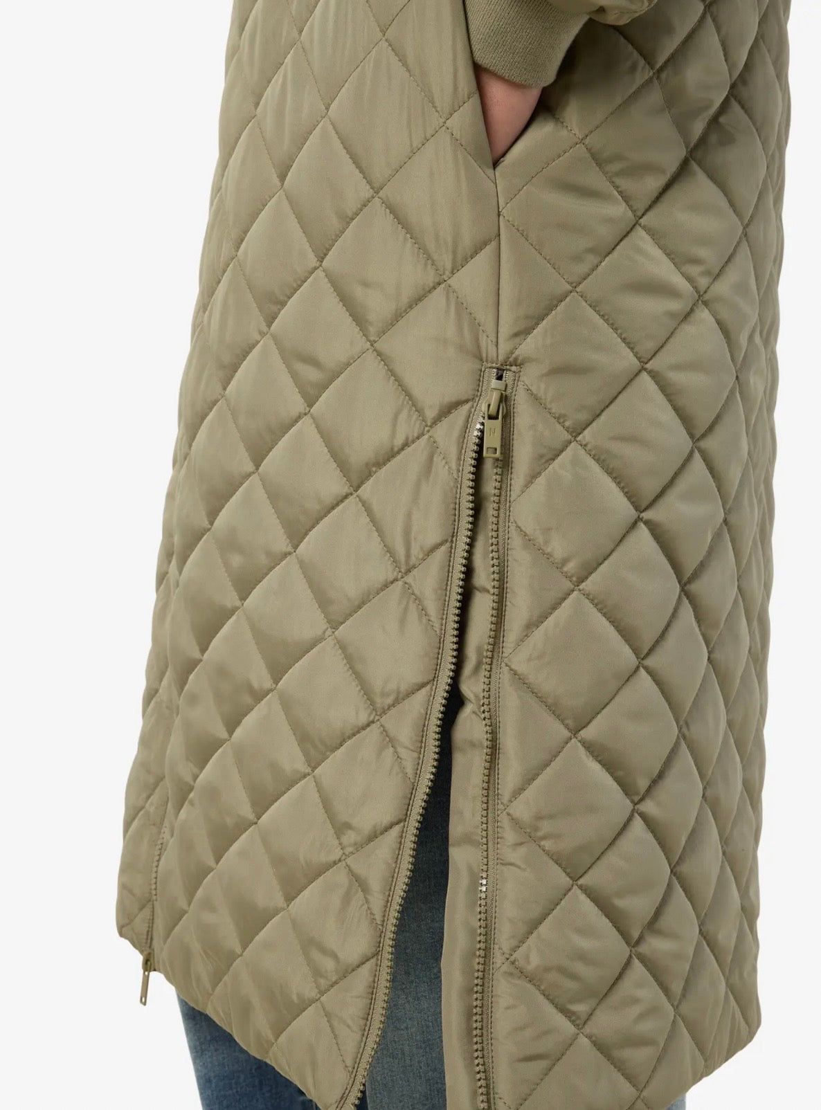NM GILLY QUILTED COAT