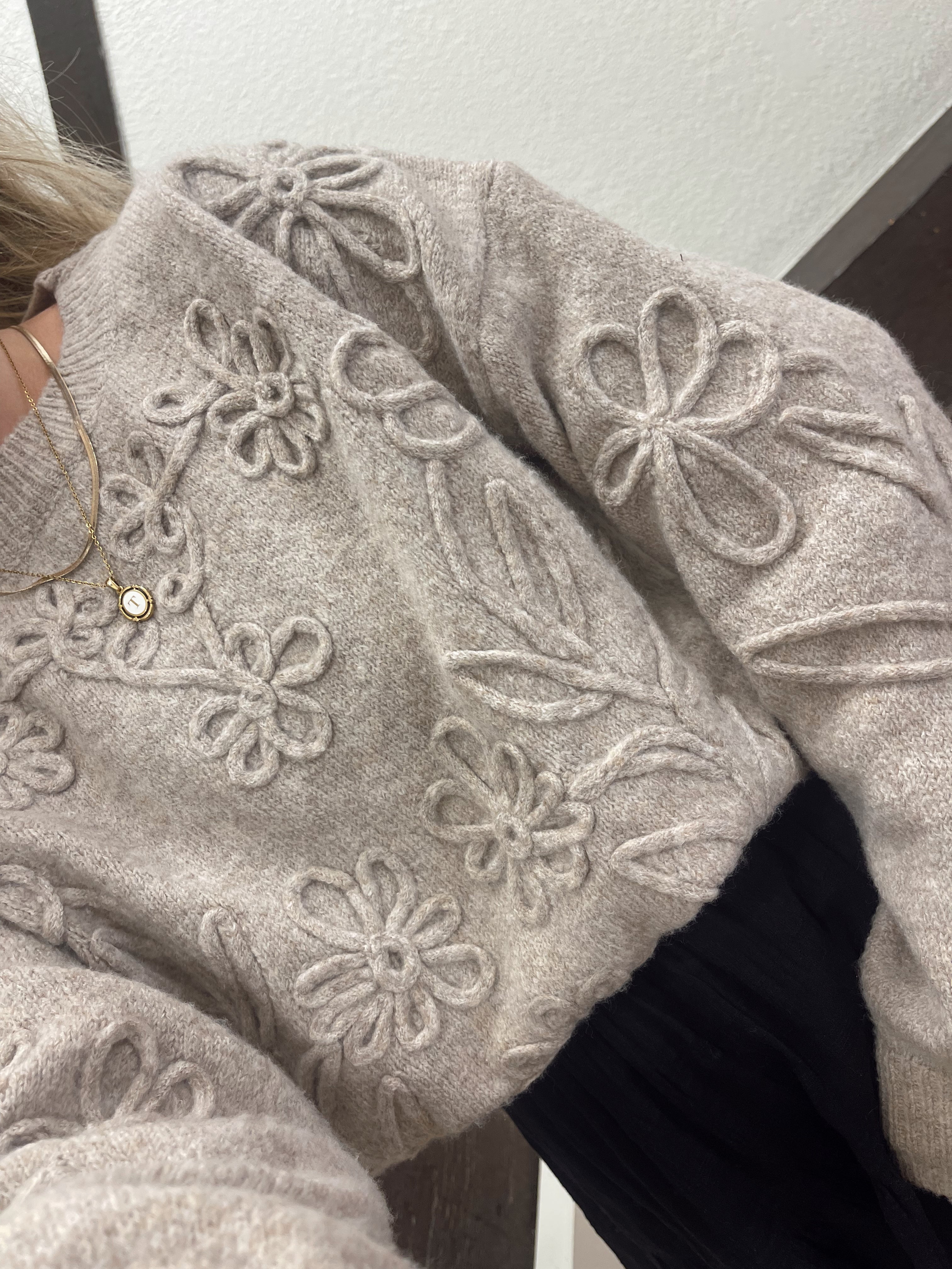 BLOSSOM SWEATER