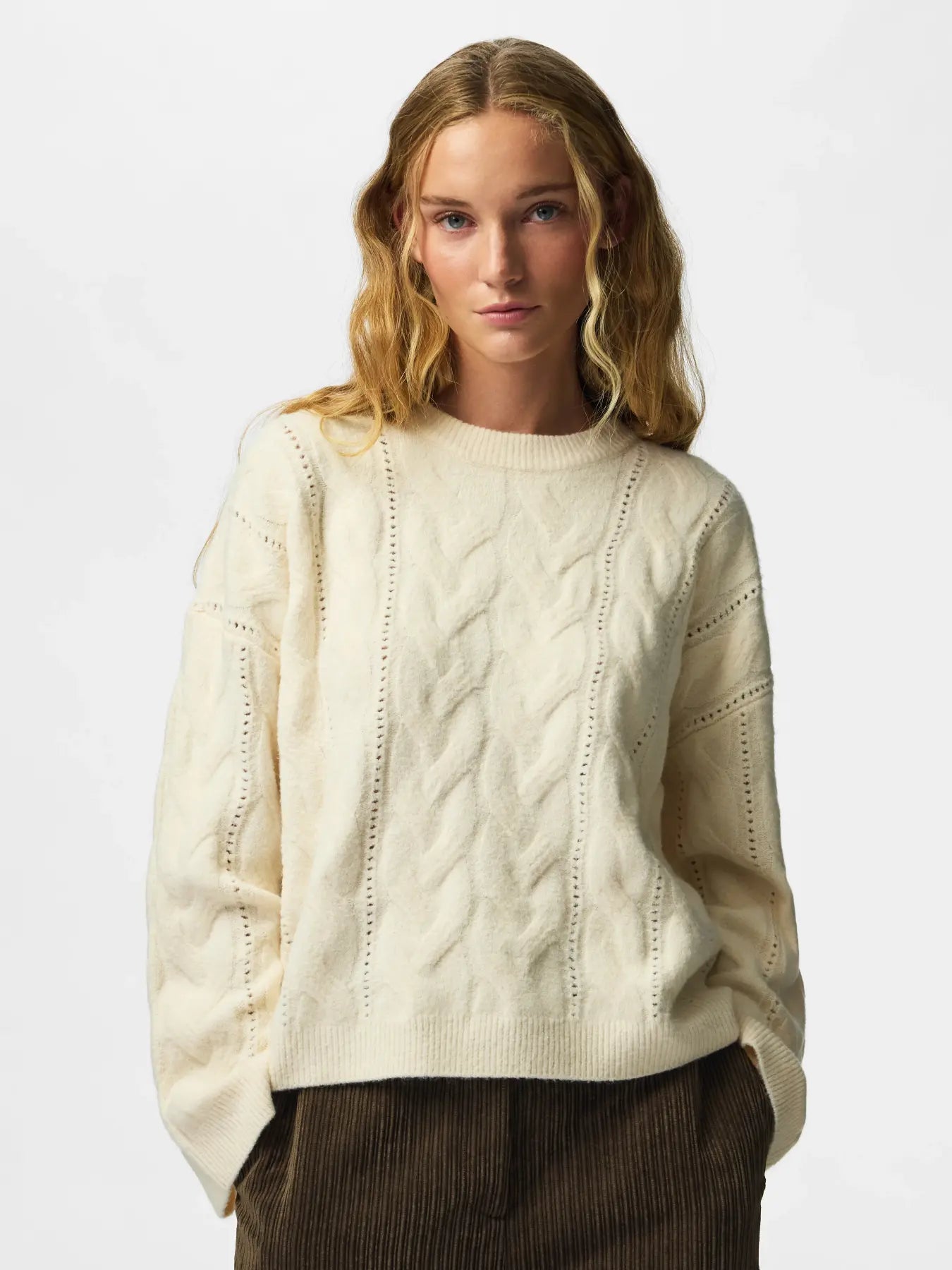 PIECES KATHY O-NECK CABLE KNIT SWEATER