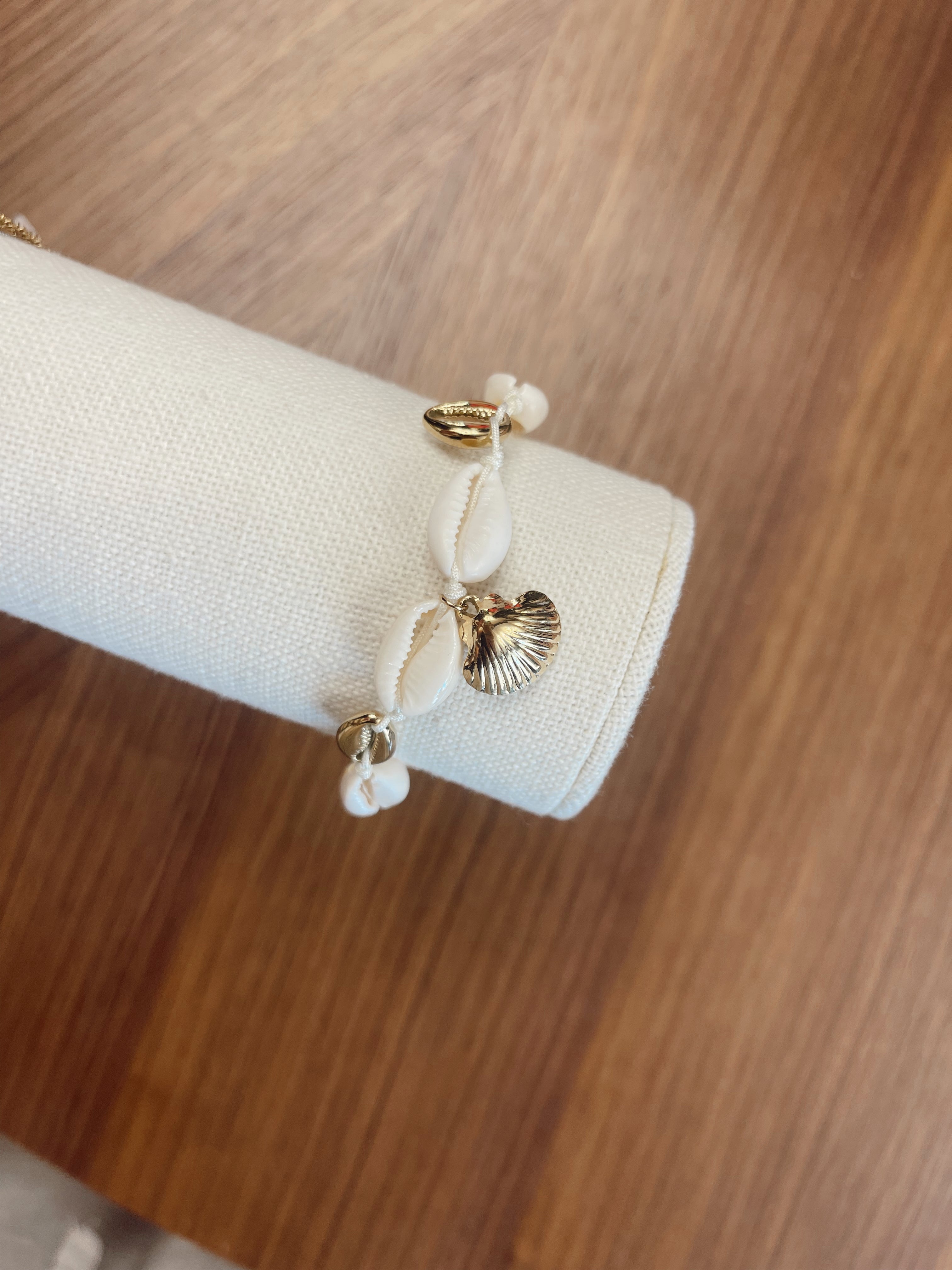 CHUNKY SHELL ANKLET