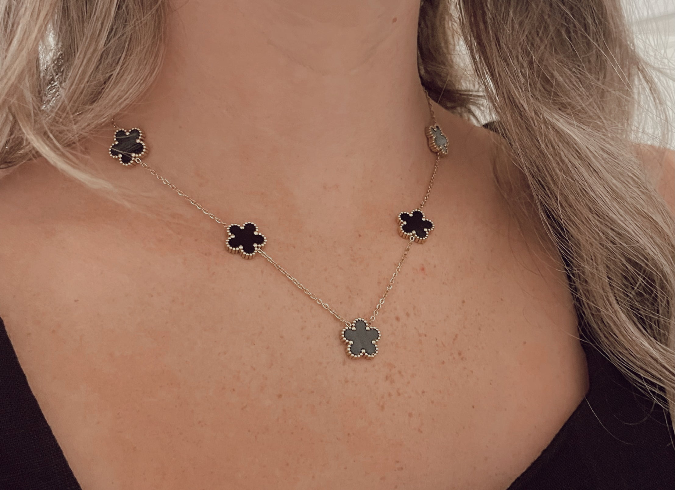 MULTI CLOVER NECKLACE