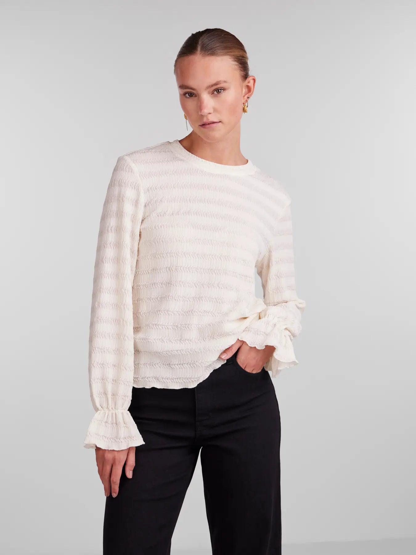 PC DAISY O-NECK TOP