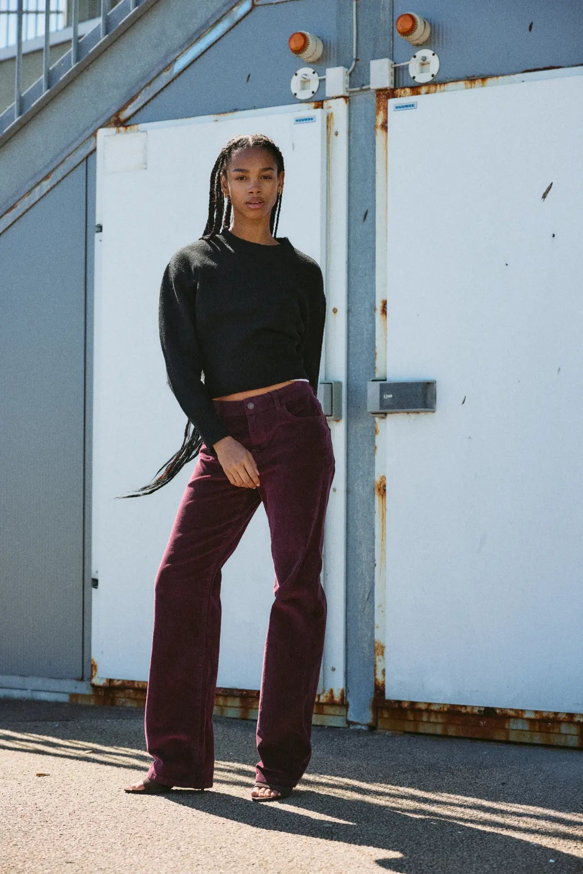 NM SLOAN O-NECK KNIT | BLACK & MOREL