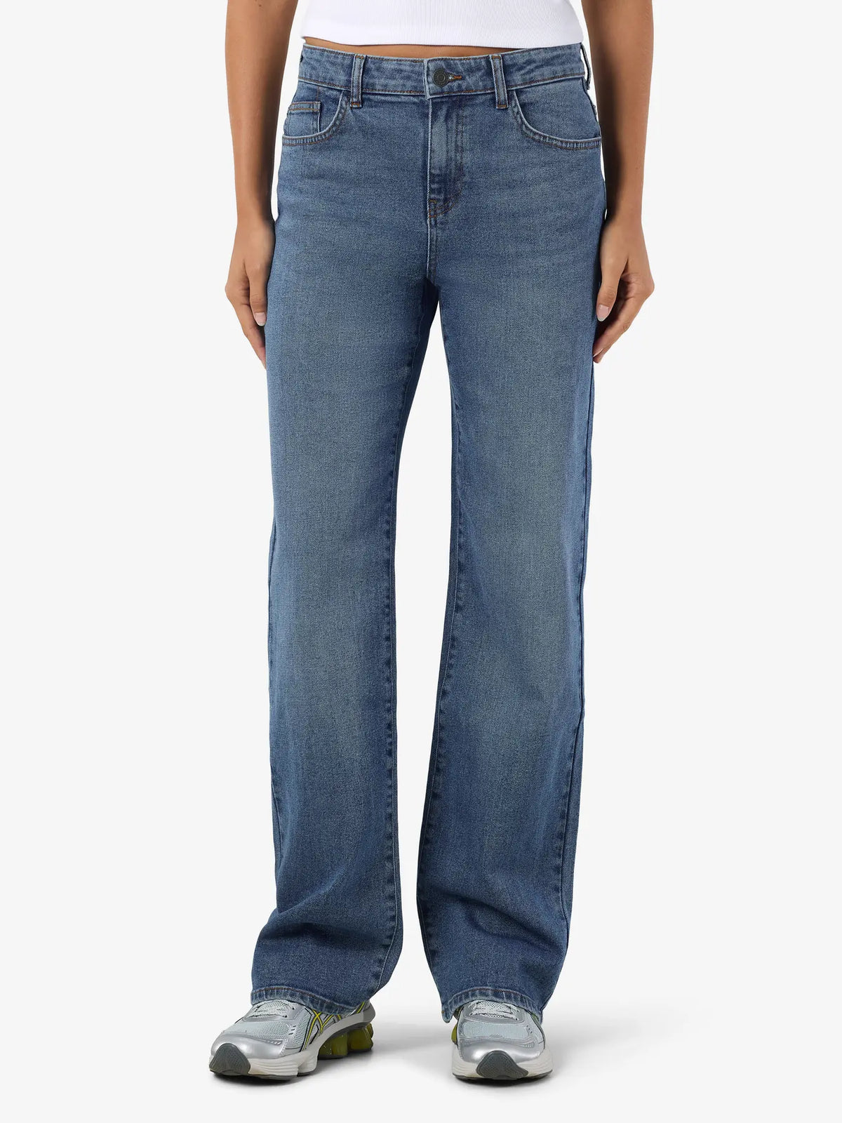 NM YOLANDA MID-RISE STRAIGHT LEG JEANS